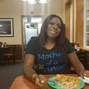 Meet your Posher, Tia